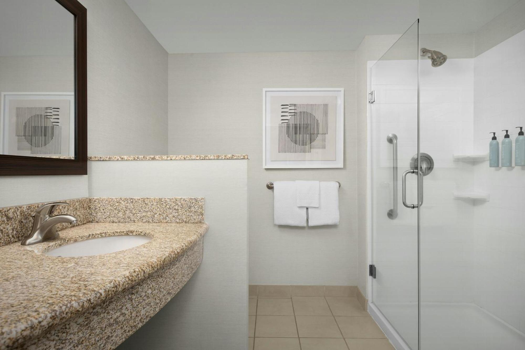 מלון Courtyard By Marriott סליסבורי מראה חיצוני תמונה