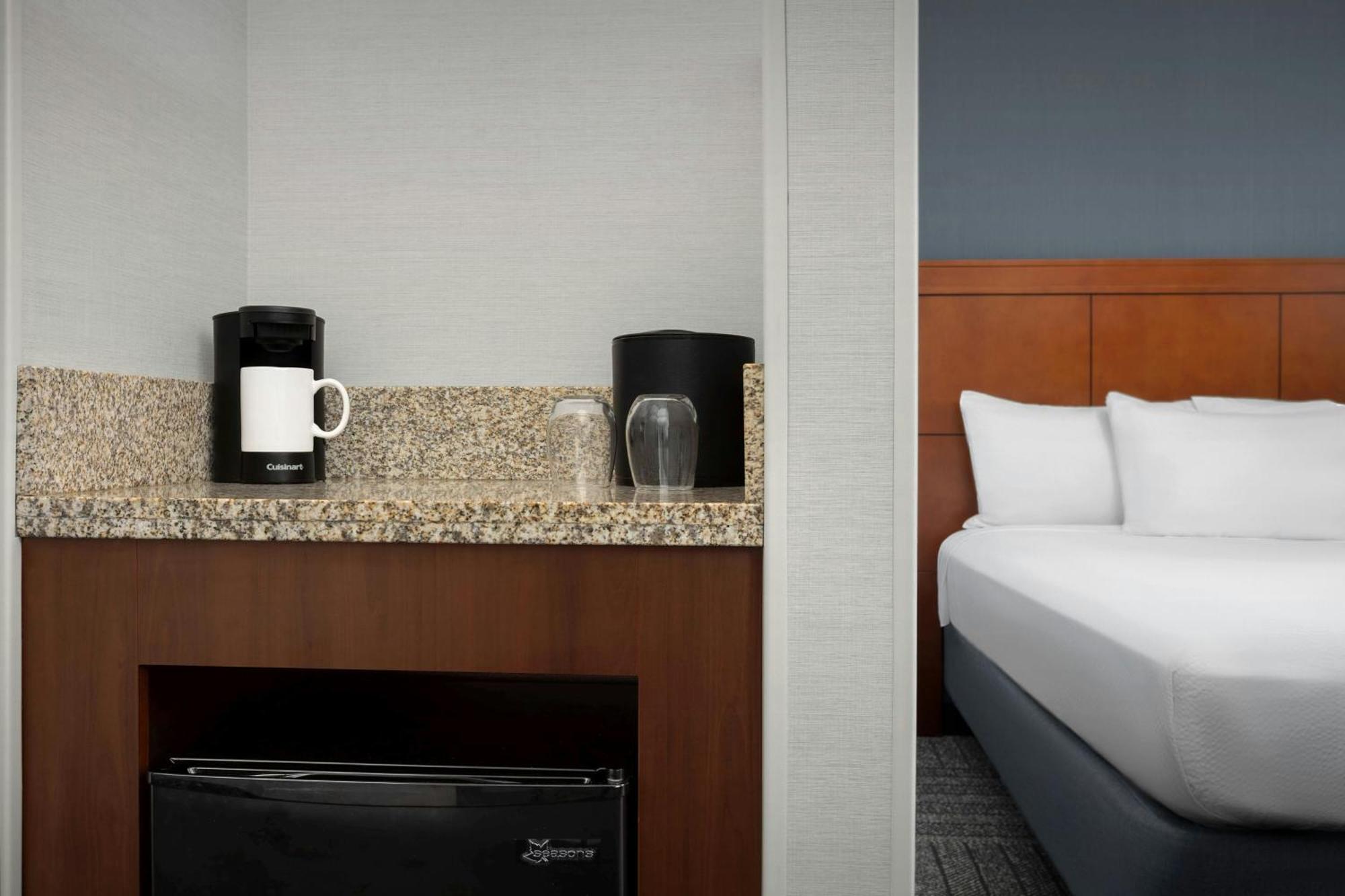 מלון Courtyard By Marriott סליסבורי מראה חיצוני תמונה