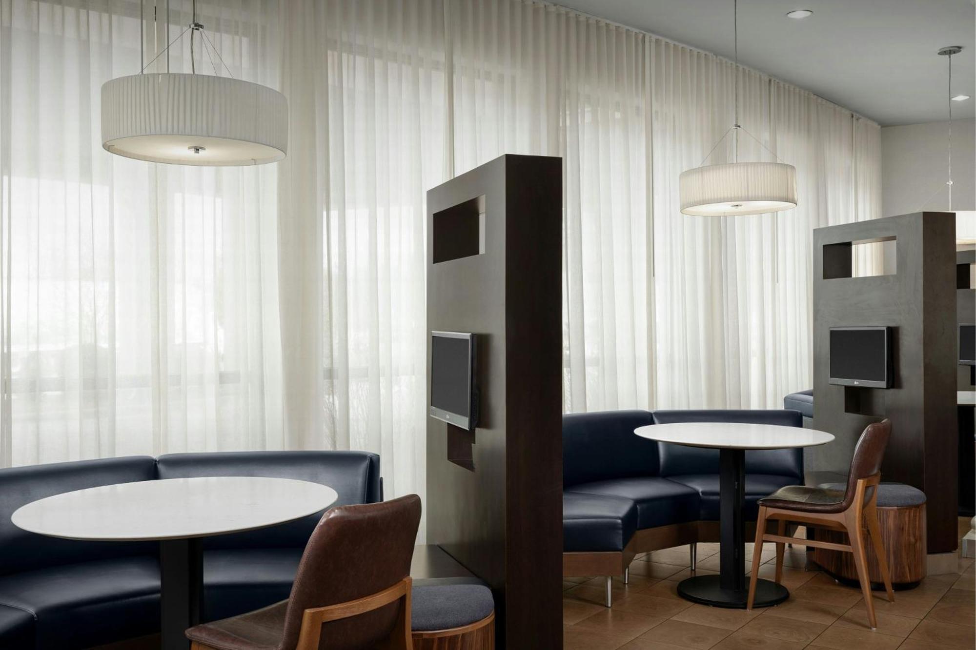 מלון Courtyard By Marriott סליסבורי מראה חיצוני תמונה