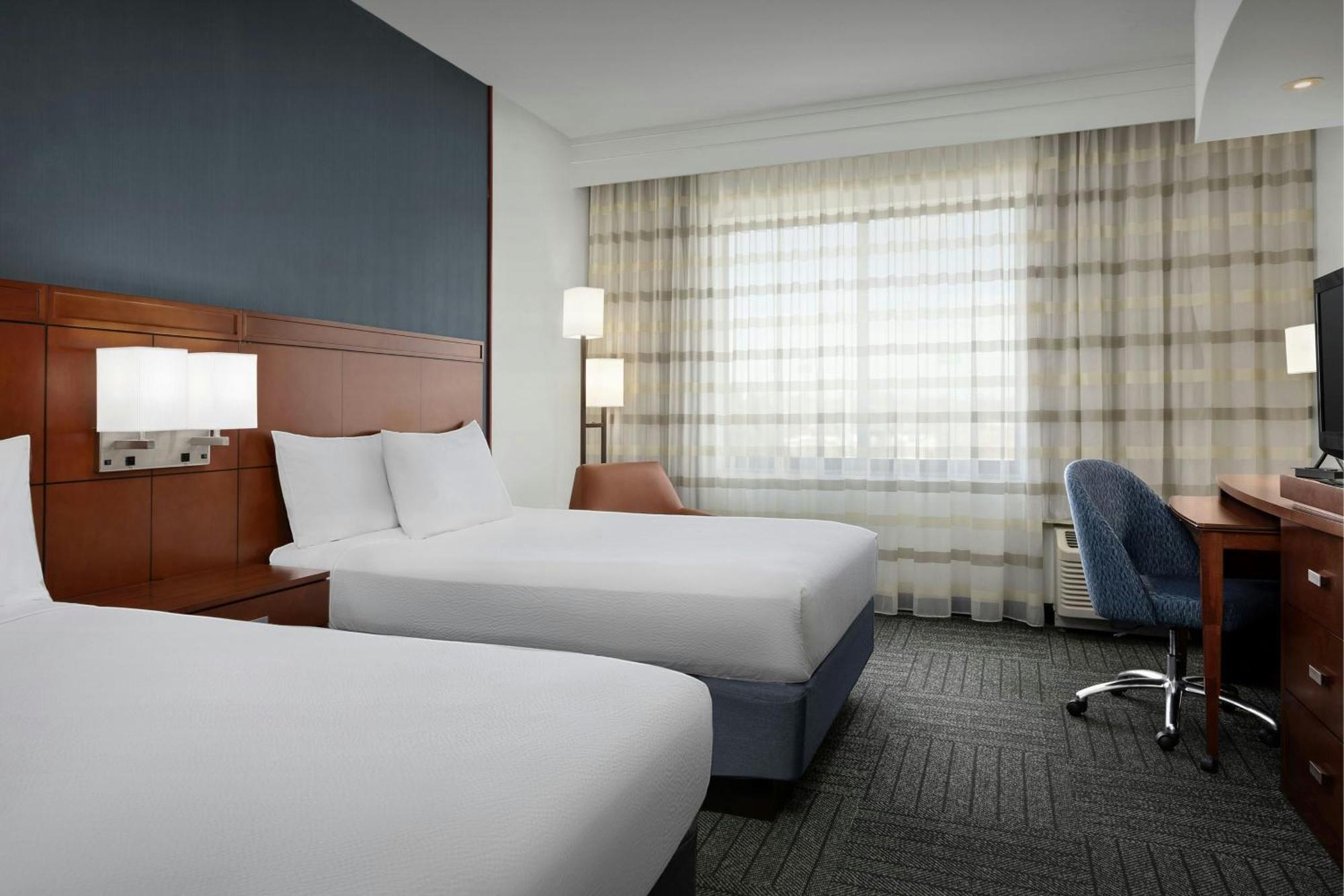 מלון Courtyard By Marriott סליסבורי מראה חיצוני תמונה